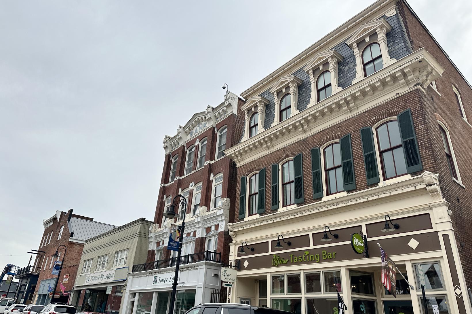 A photo of Main Steet in Washington, Missouri